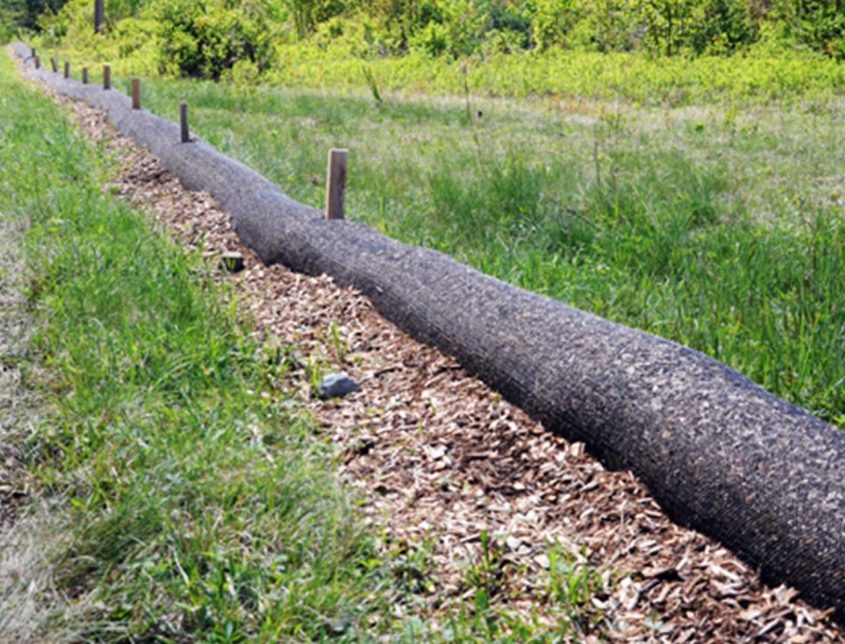 Straw Barriers With Mulch Underneath 1030x644
